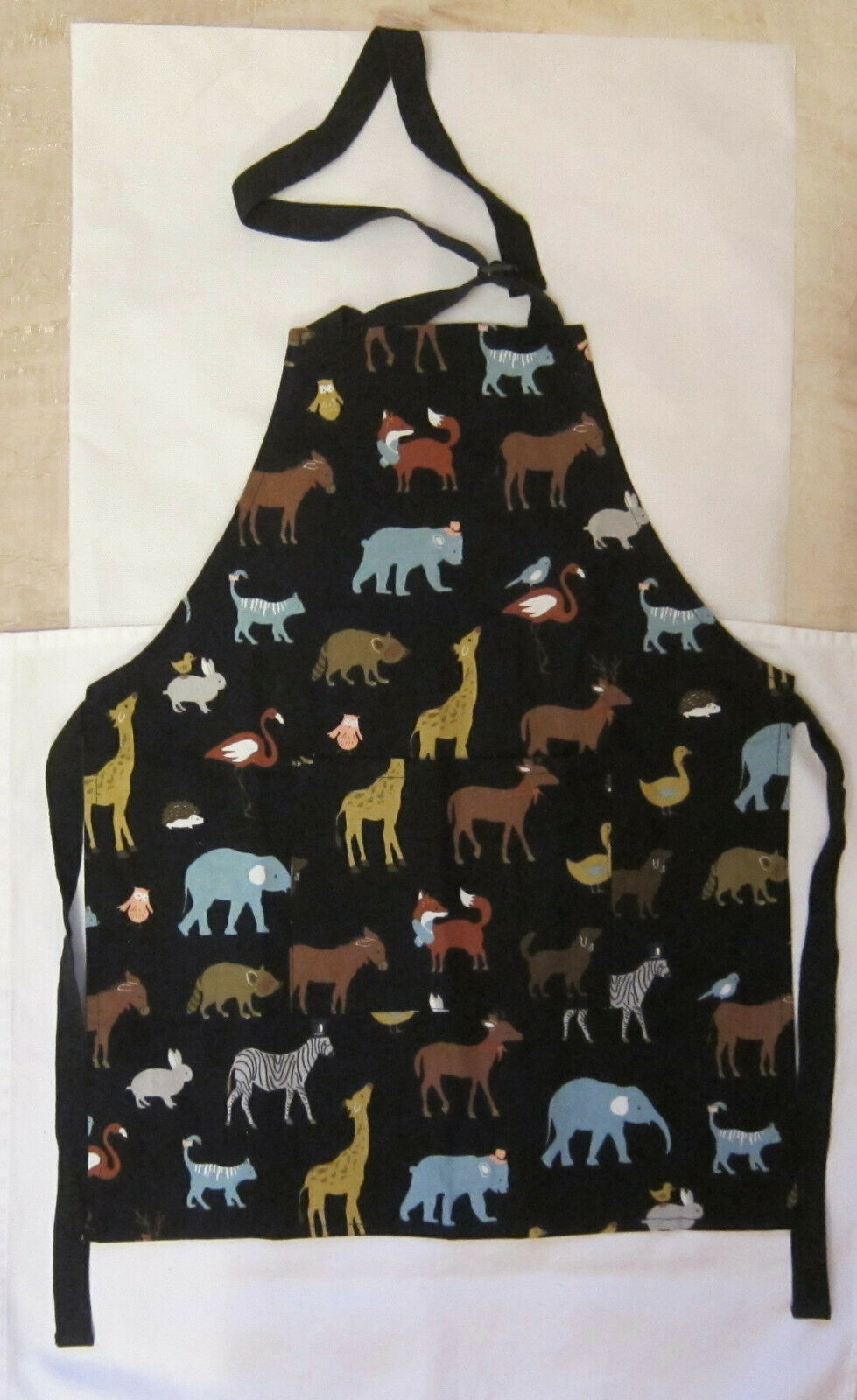 Ruier Home Brand New Child's Apron With Animals - Size Small (4 To 6)